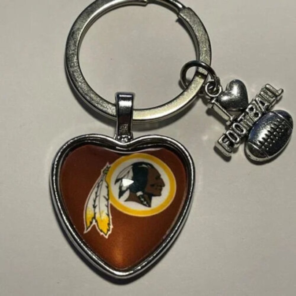 WASHINGTON REDSKINS I Love Football Keychain NEW!!